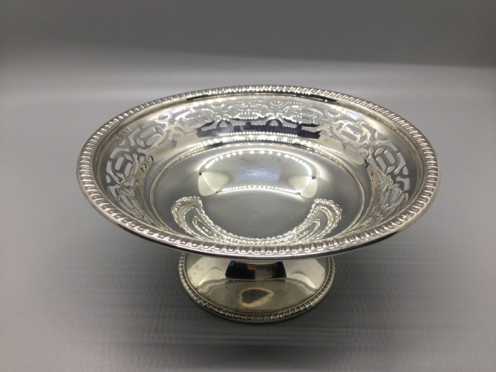 George V silver pedestal bowl dish Sheffield 1926 Walker & Hall View VIII