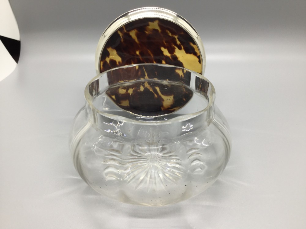 Geo V tortoiseshell and silver top toilette box London 1921 Charles & Richard Comyns View III