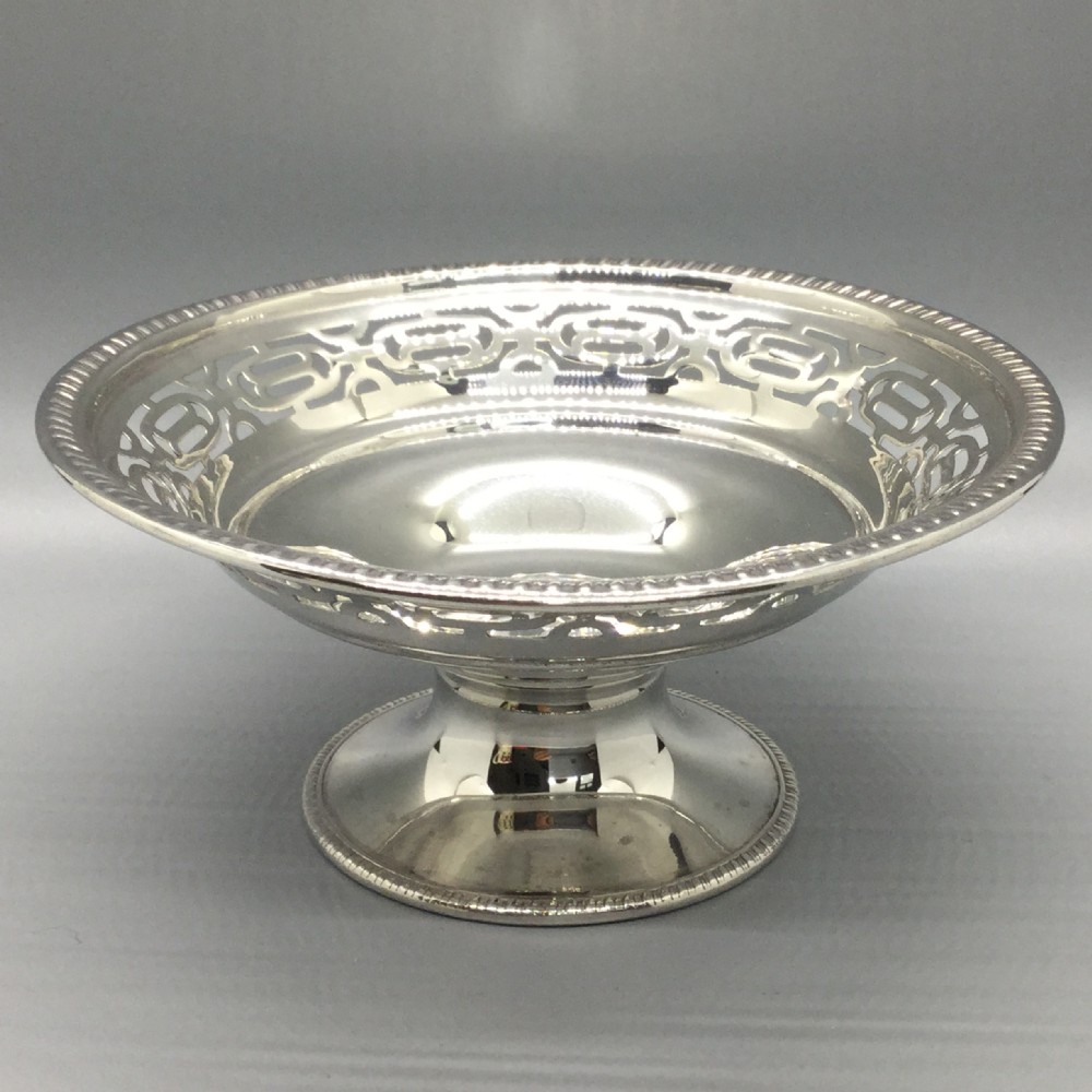 George V silver pedestal bowl dish Sheffield 1926 Walker & Hall