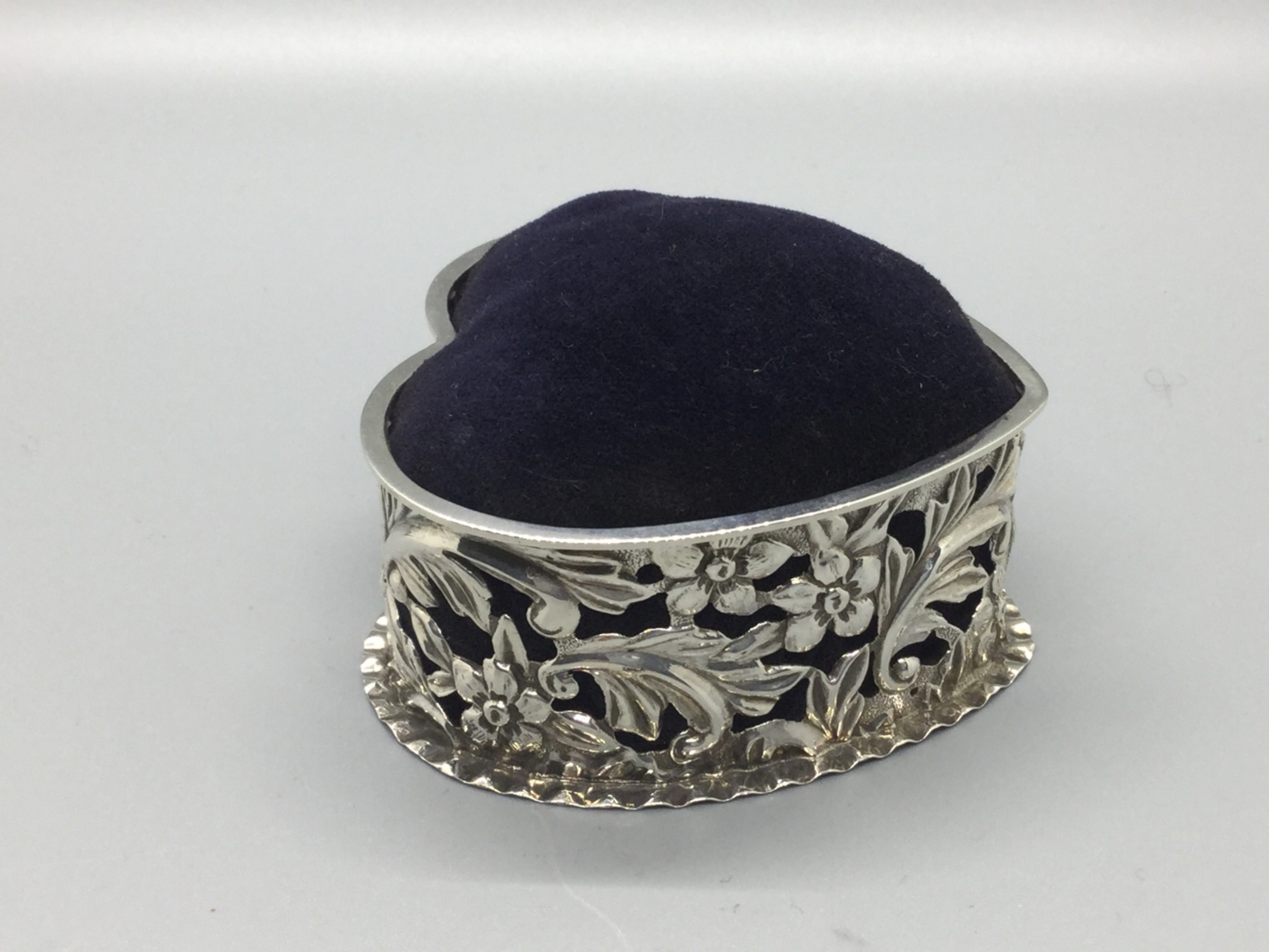 Victorian silver heart shape pin cushion Birmingham 1892 Deakin&Francis