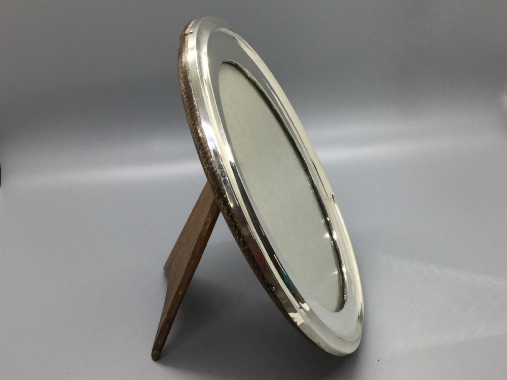 Edwardian silver oval photo frame Birmingham 1909 A & J ZIMMERMAN View III