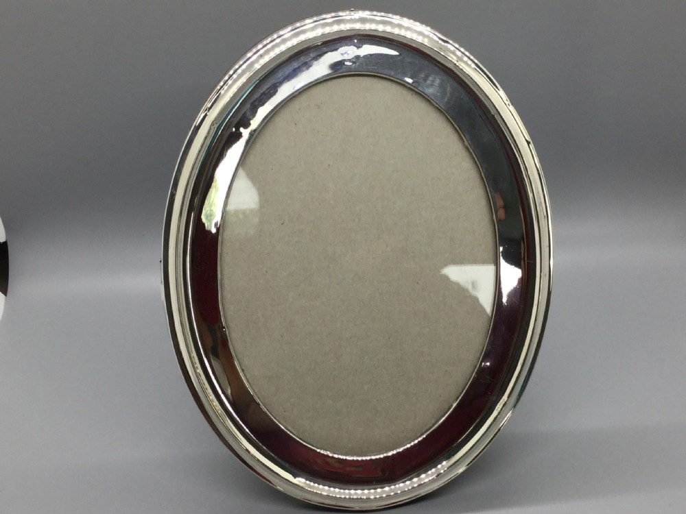 Edwardian silver oval photo frame Birmingham 1909 A & J ZIMMERMAN View VI