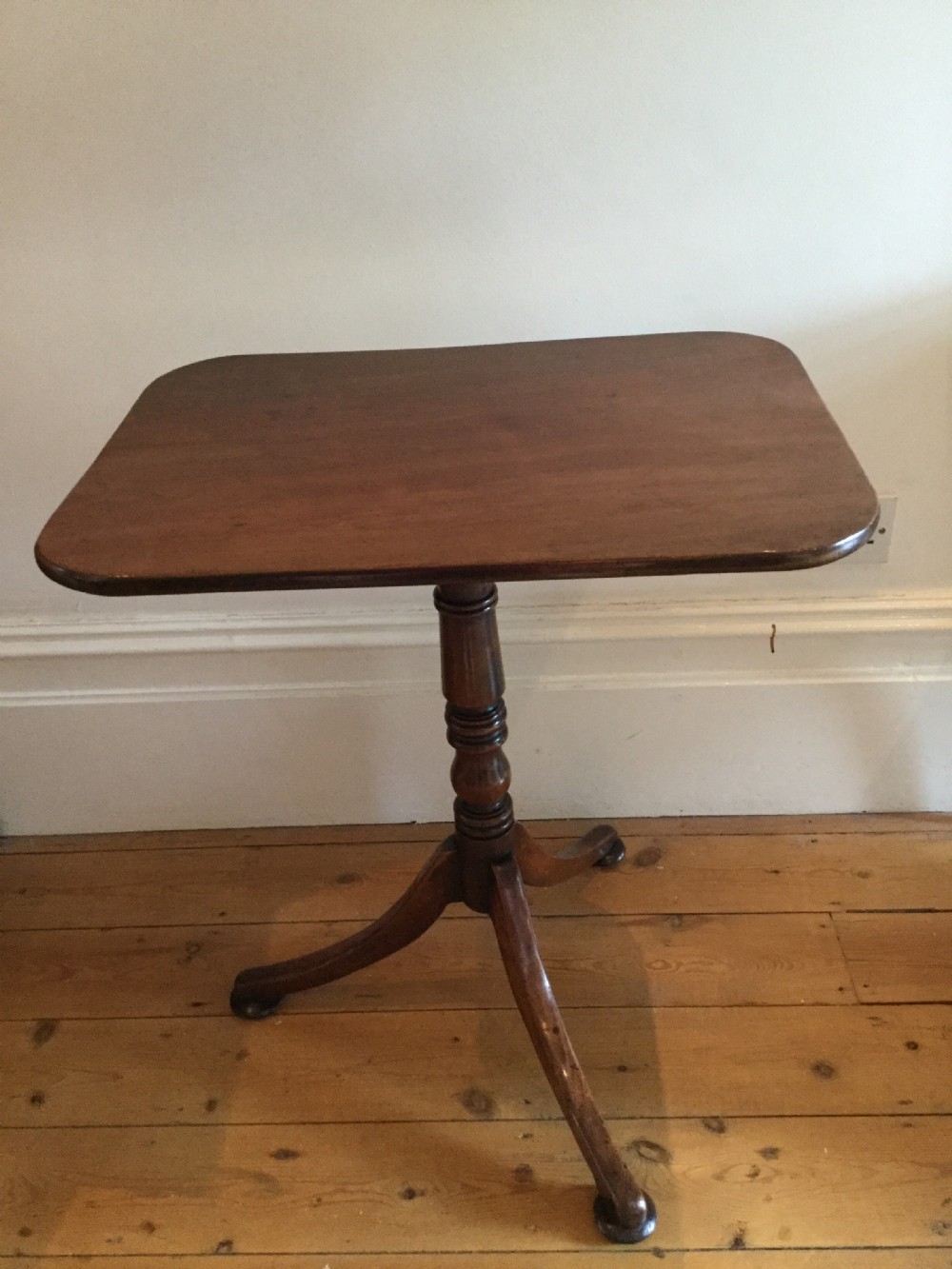 Georgian mahogany tilt top table c1800 View II