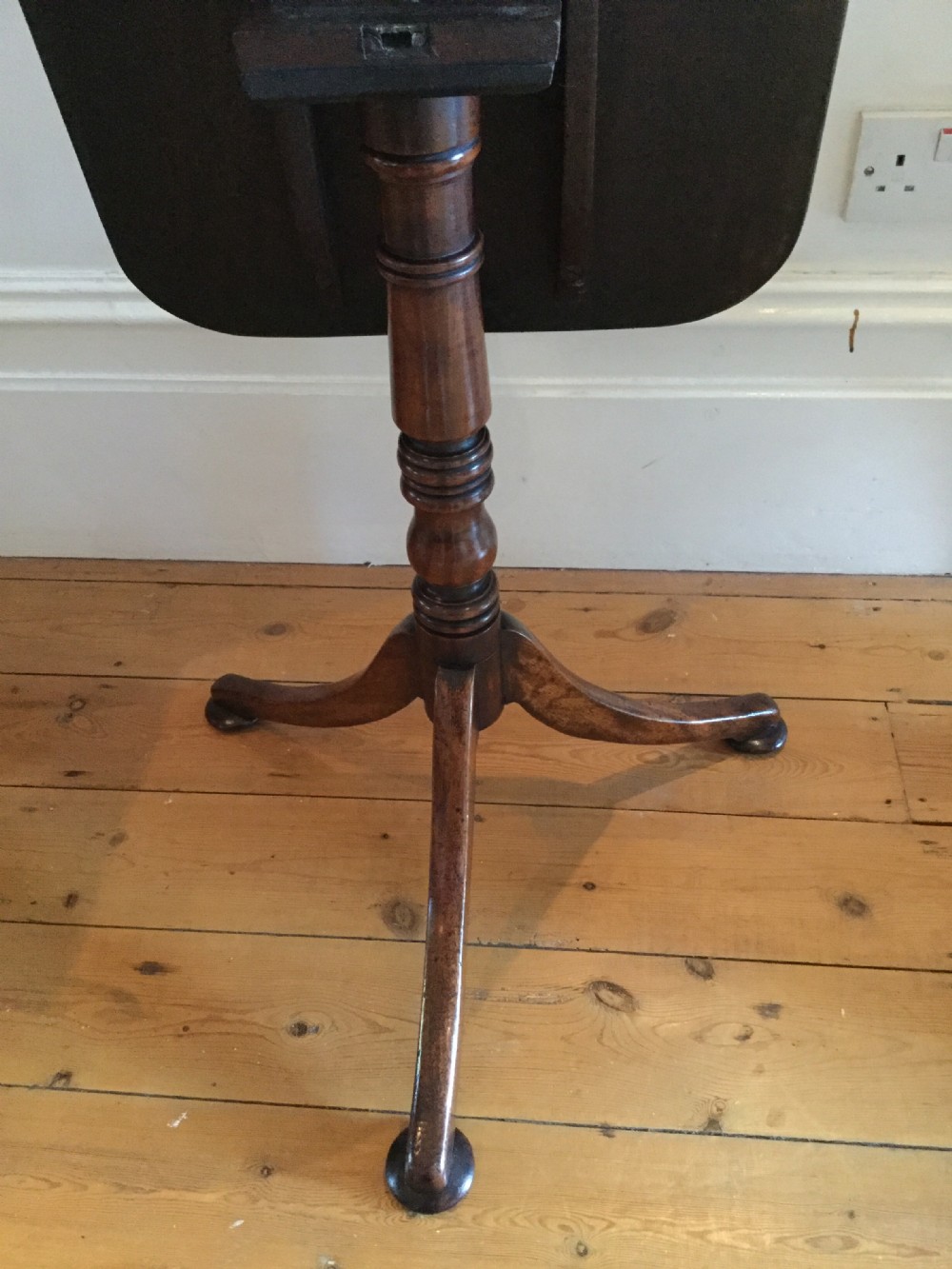 Georgian mahogany tilt top table c1800 View IX
