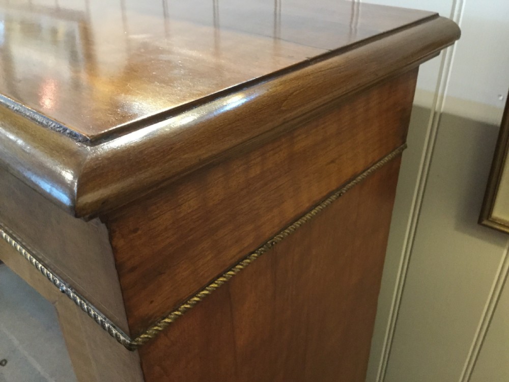 Late 19thC walnut glazed bookcase cabinet c1880 View IX