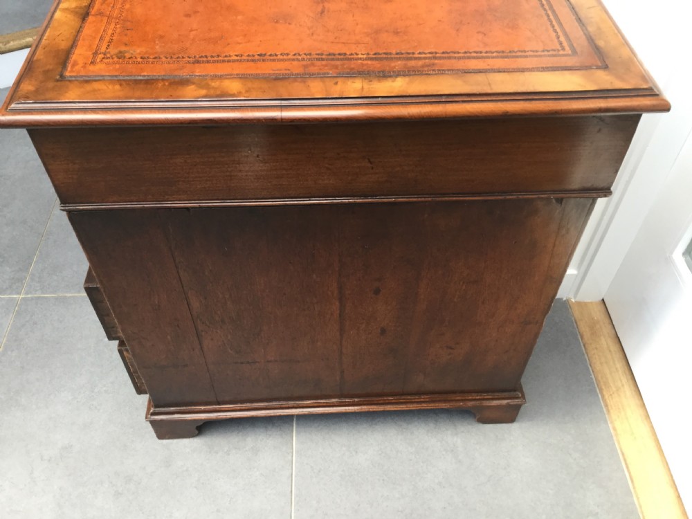 Victorian mahogany pedestal desk c1860 View VII