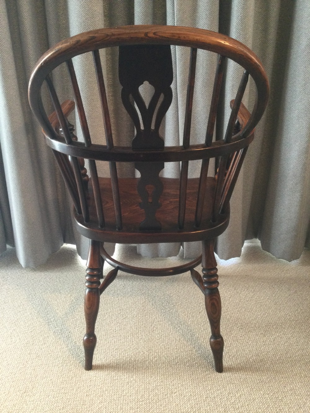 Late 19c elm Windsor chair c1890 View V