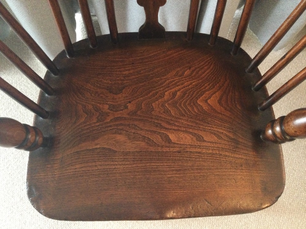 Late 19c elm Windsor chair c1890 View VIII