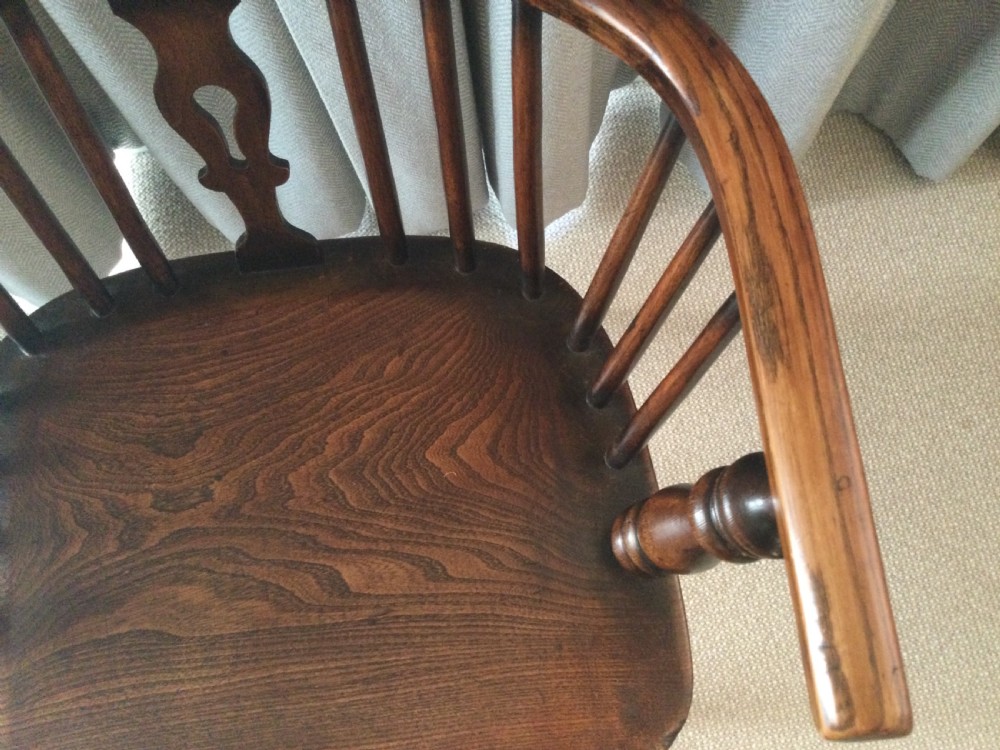 Late 19c elm Windsor chair c1890 View X