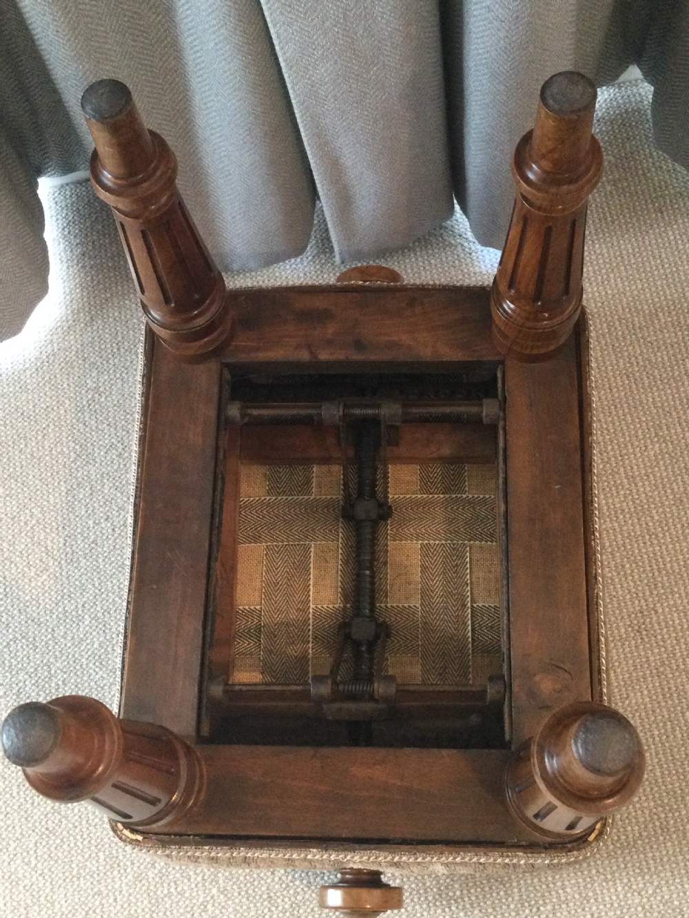 Late 19c H Brooks Patent walnut adjustable piano stool View V