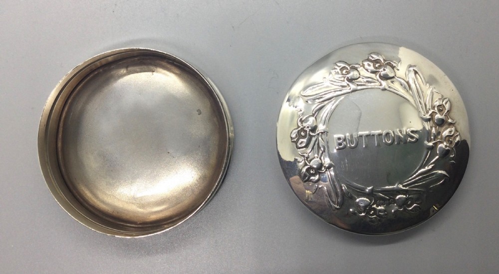 Edwardian silver box for buttons Birmingham 1904 Charles S Green View VI