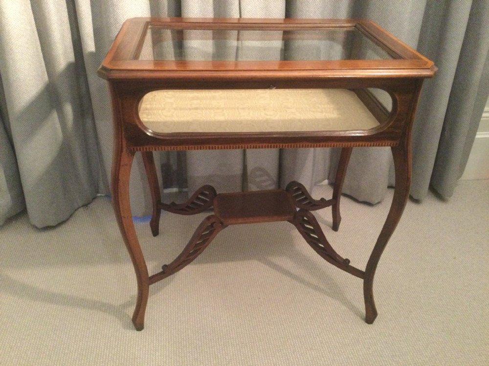 Edwardian mahogany bijouterie table c1900