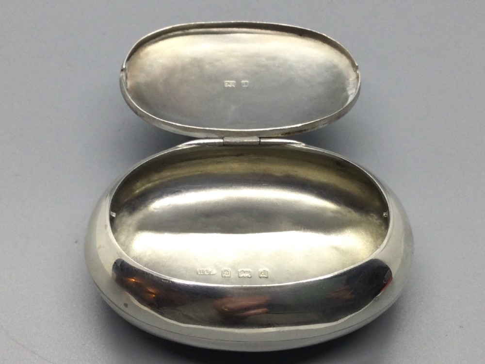 Edwardian silver snuff box Birmingham 1903 HENRY COOK View II