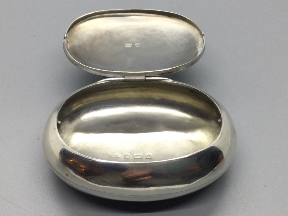 Edwardian silver snuff box Birmingham 1903 HENRY COOK View III
