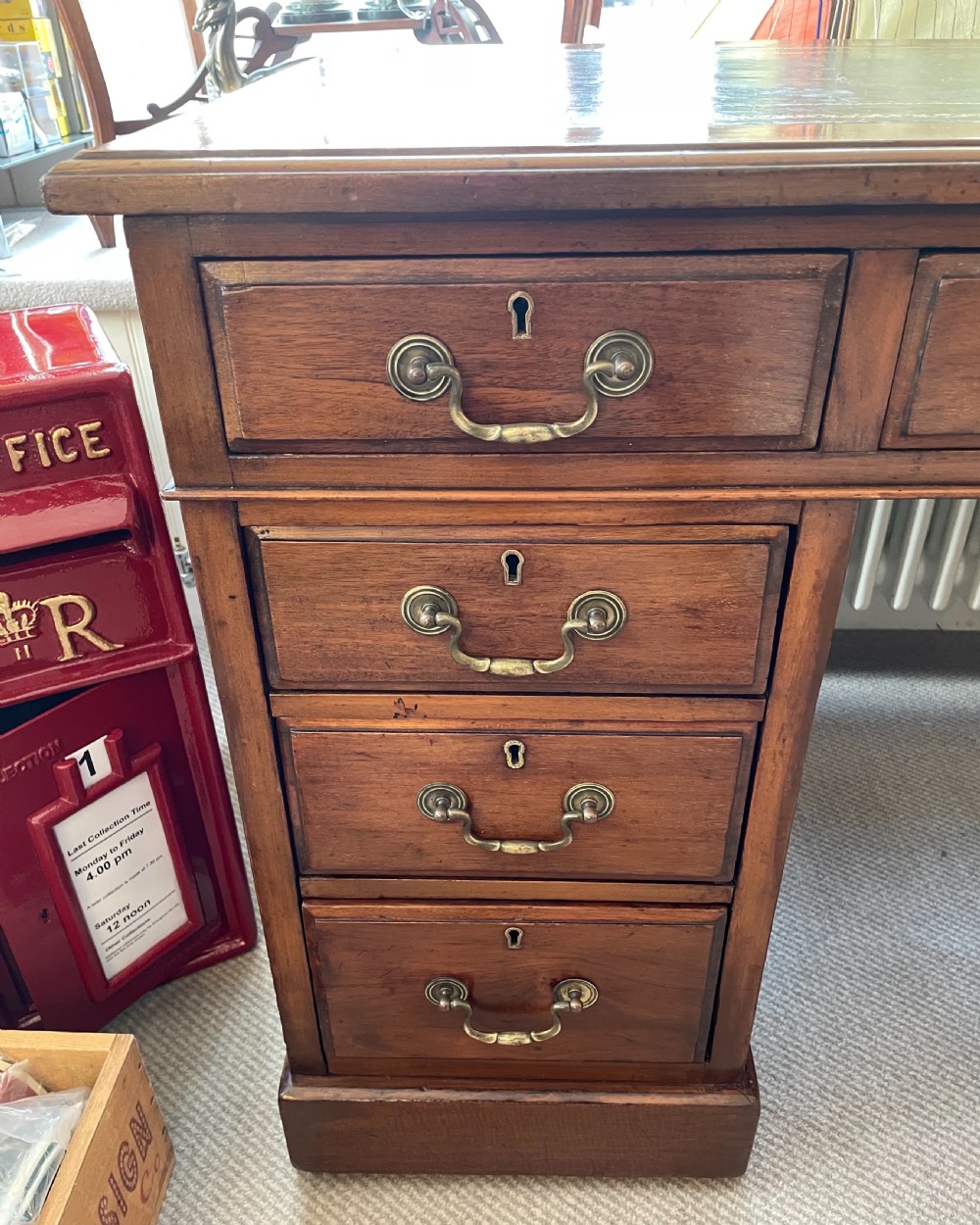 Late 19thc mahogany pedestal desk c1890 View VI