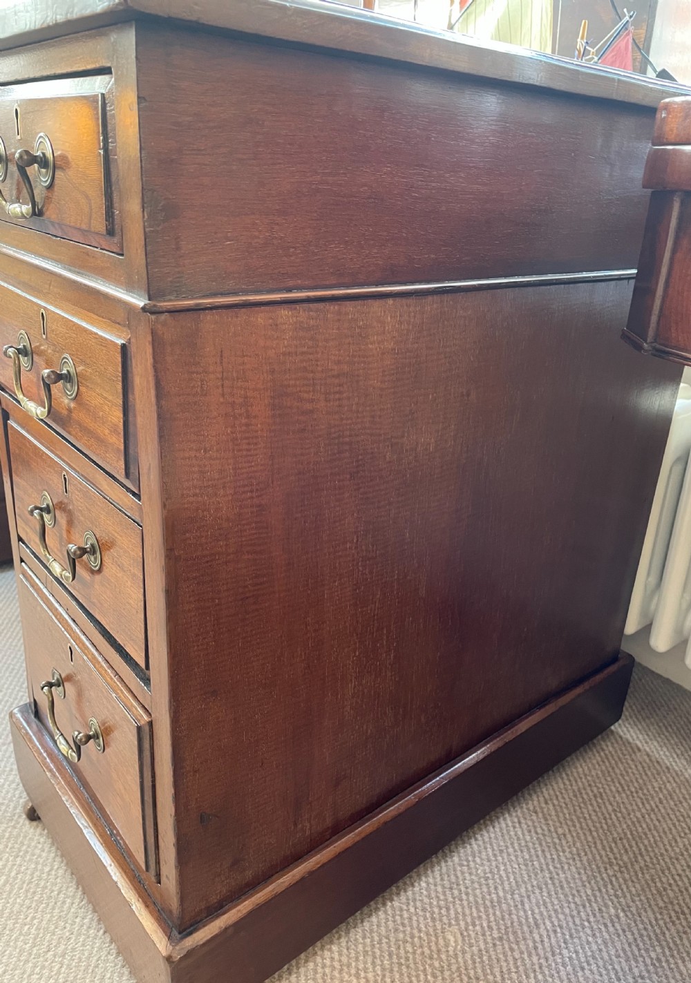 Late 19thc mahogany pedestal desk c1890 View IX