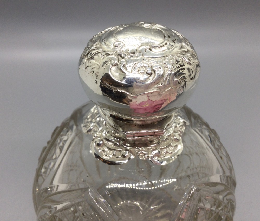 Edwardian silver and glass perfume scent bottle Birmingham 1904  View III