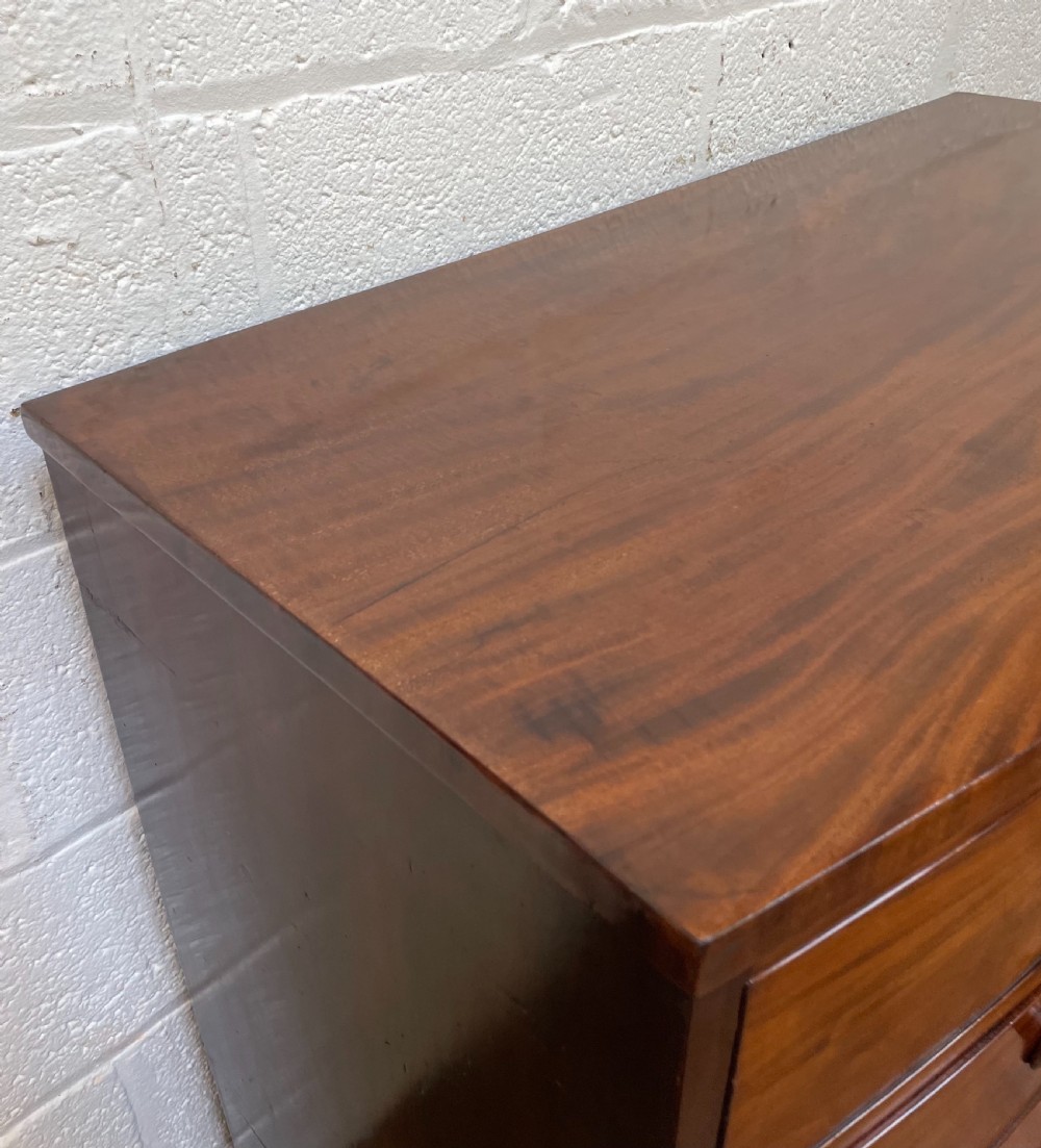 Early 19thc mahogany bow front chest of drawers c1820 View VII