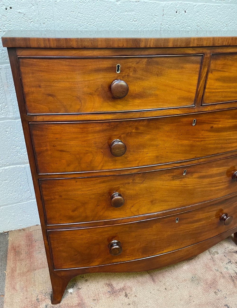 Early 19thc mahogany bow front chest of drawers c1820 View IX