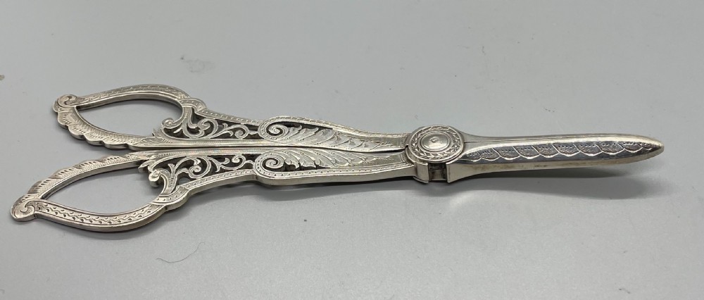 Edwardian pair silver grape scissors Sheffield 1907 View V