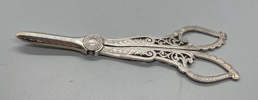 Edwardian pair silver grape scissors Sheffield 1907 View X