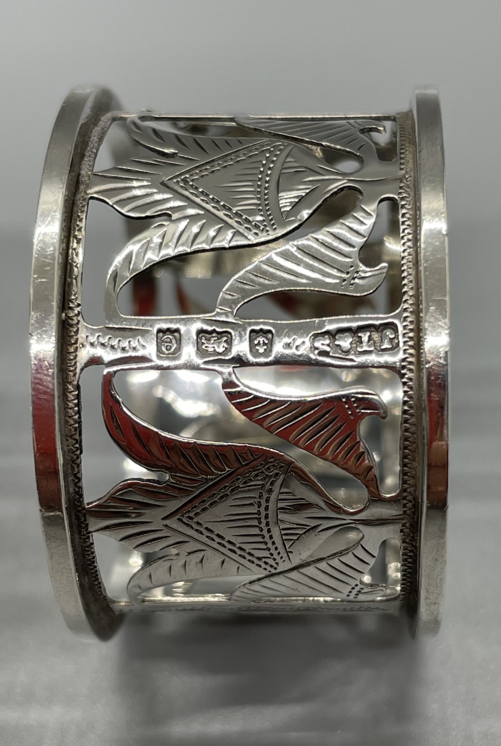Edwardian pair Etruscan style silver napkin rings Birmingham 1904 View VI