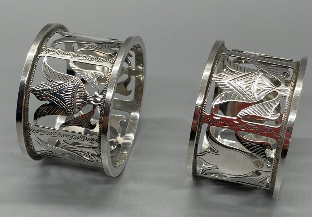 Edwardian pair Etruscan style silver napkin rings Birmingham 1904 View X