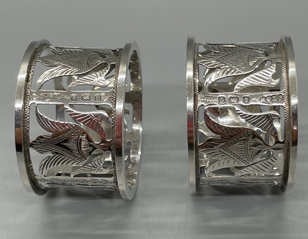 Edwardian pair Etruscan style silver napkin rings Birmingham 1904 View XIII