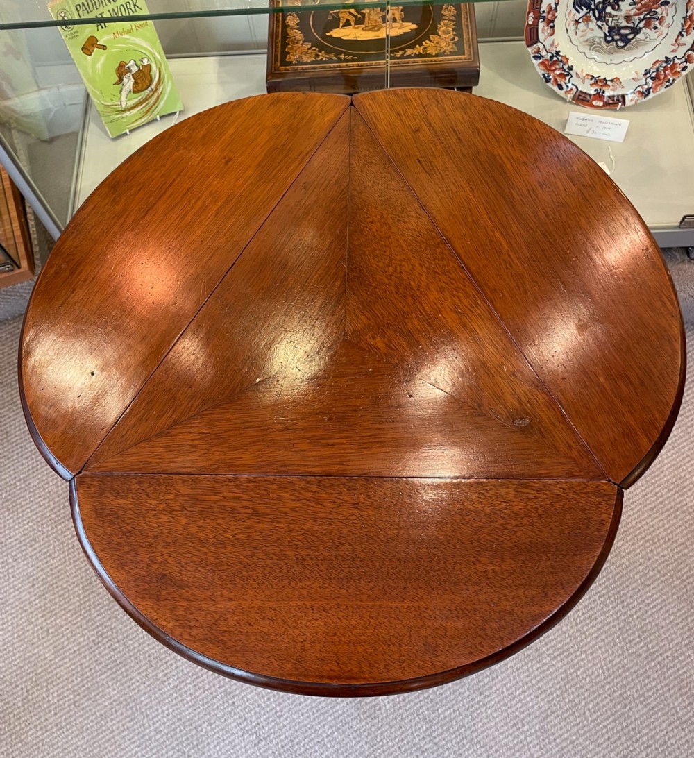 Late Victorian mahogany clover leaf table c1880 View III