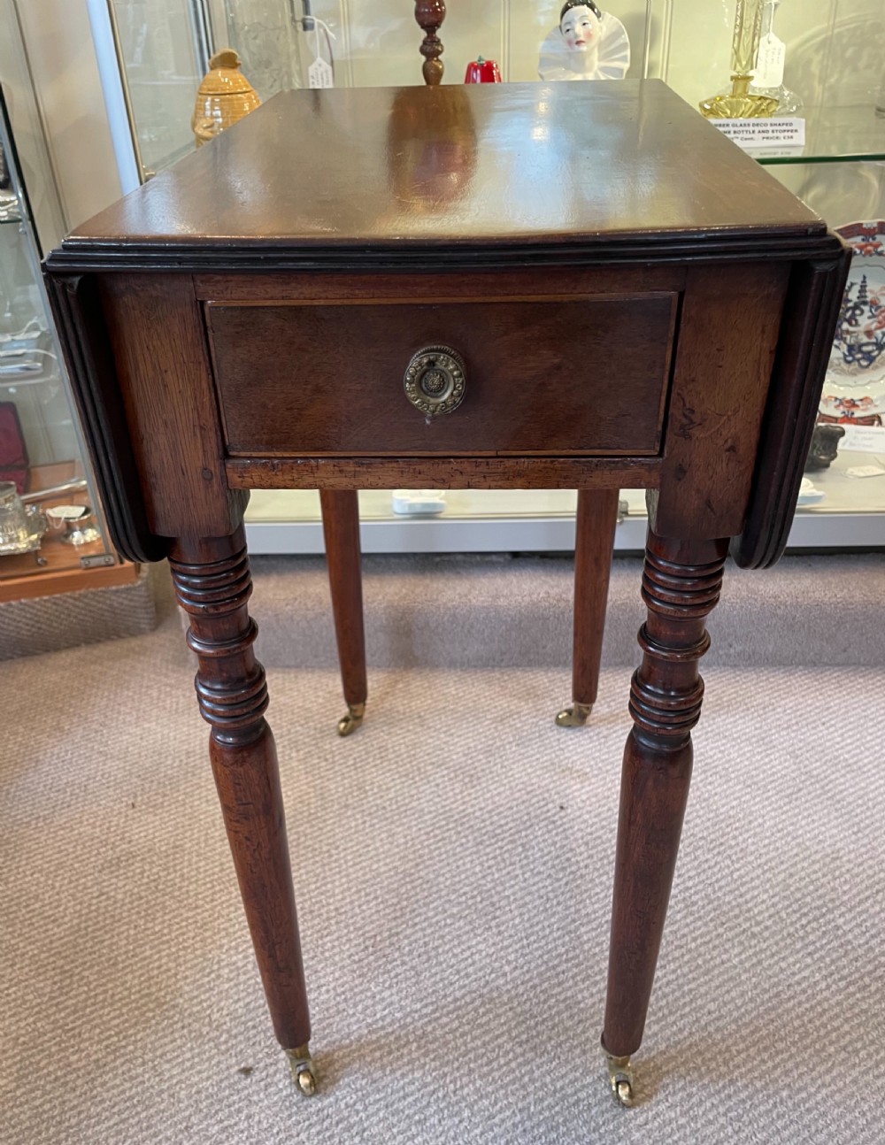 Georgian mahogany drop leaf table c1800