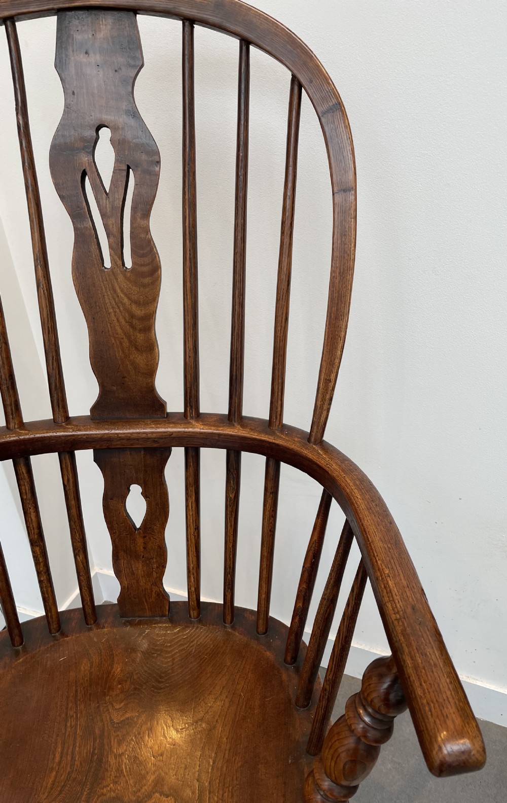 Late 19thc ash and elm Windsor chair c1890 View VII