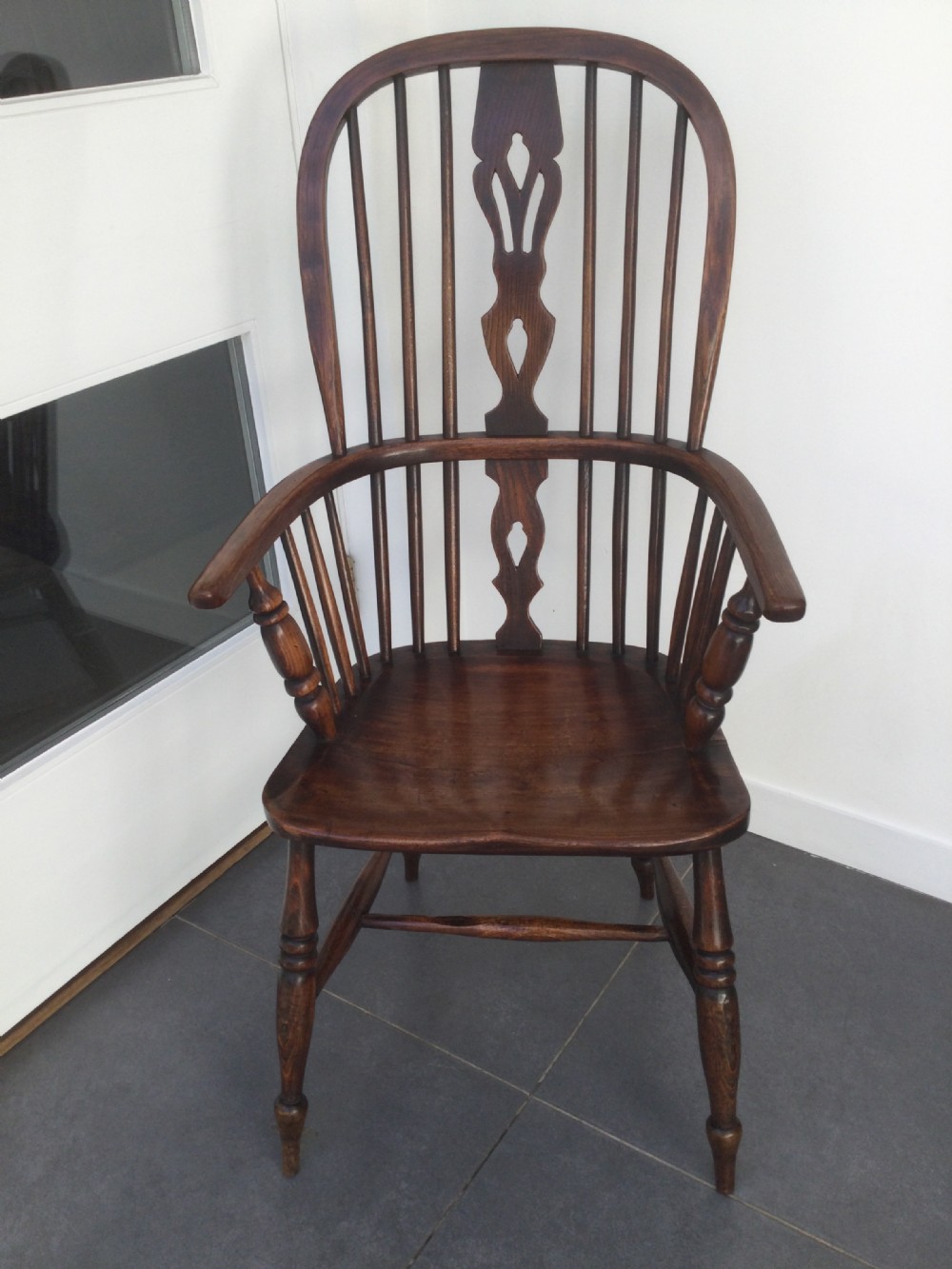 Late Victorian hoop back Windsor chair c1900
