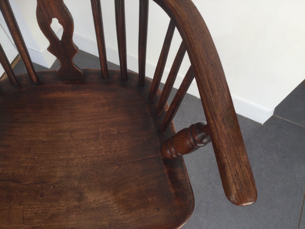 Late Victorian hoop back Windsor chair c1900 View VI