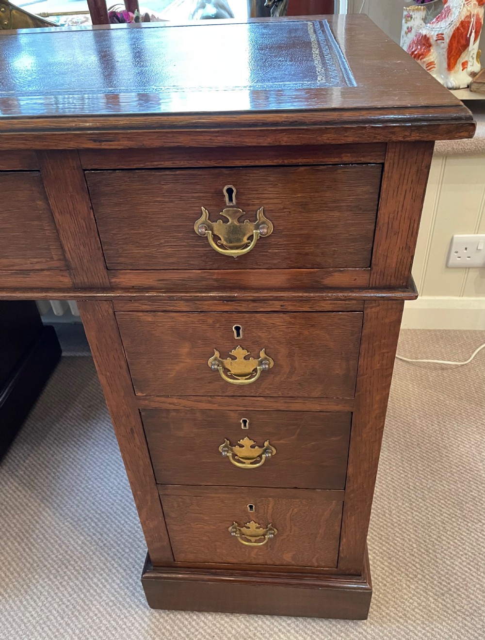 Edwardian oak pedestal desk c1900 View VI