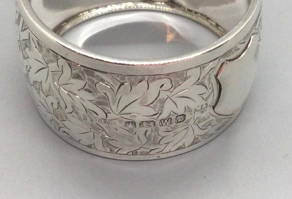 Victorian pair of silver napkin rings Sheffield 1889 View VII