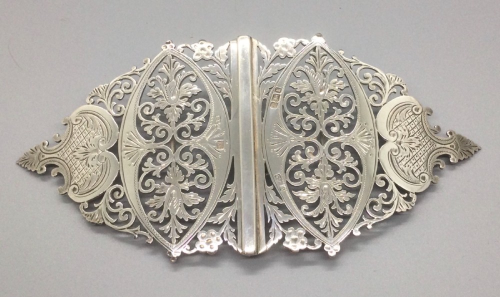 Edwardian silver nurses buckle Sheffield 1902 View III