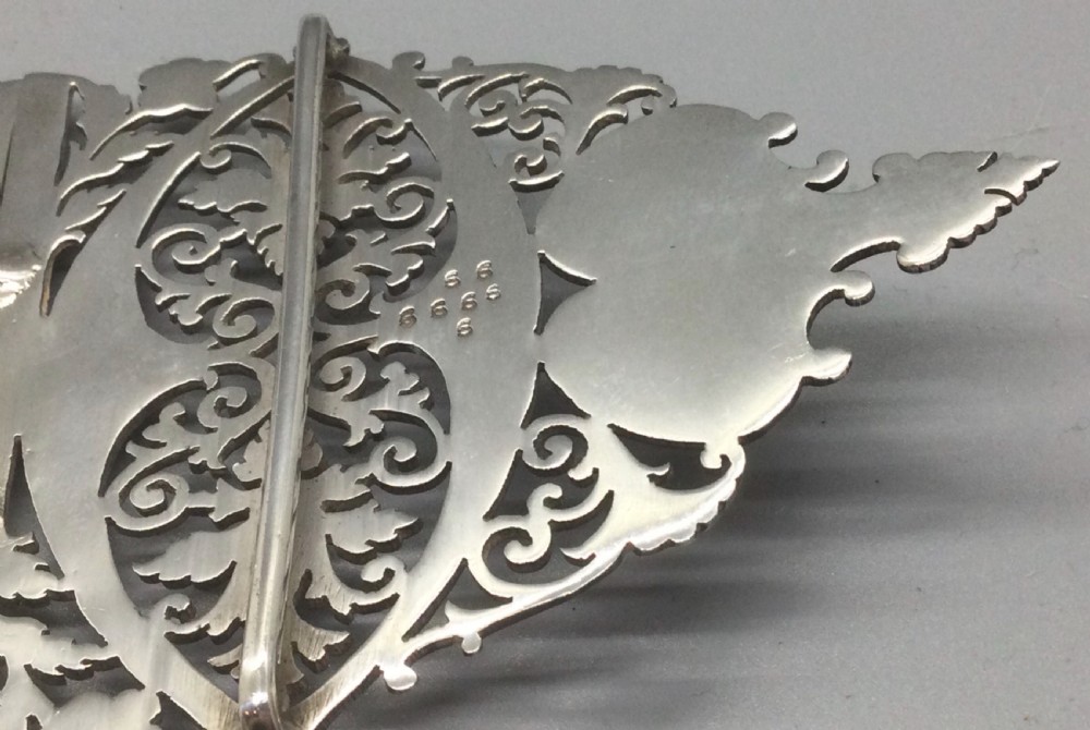 Edwardian silver nurses buckle Sheffield 1902 View XIII