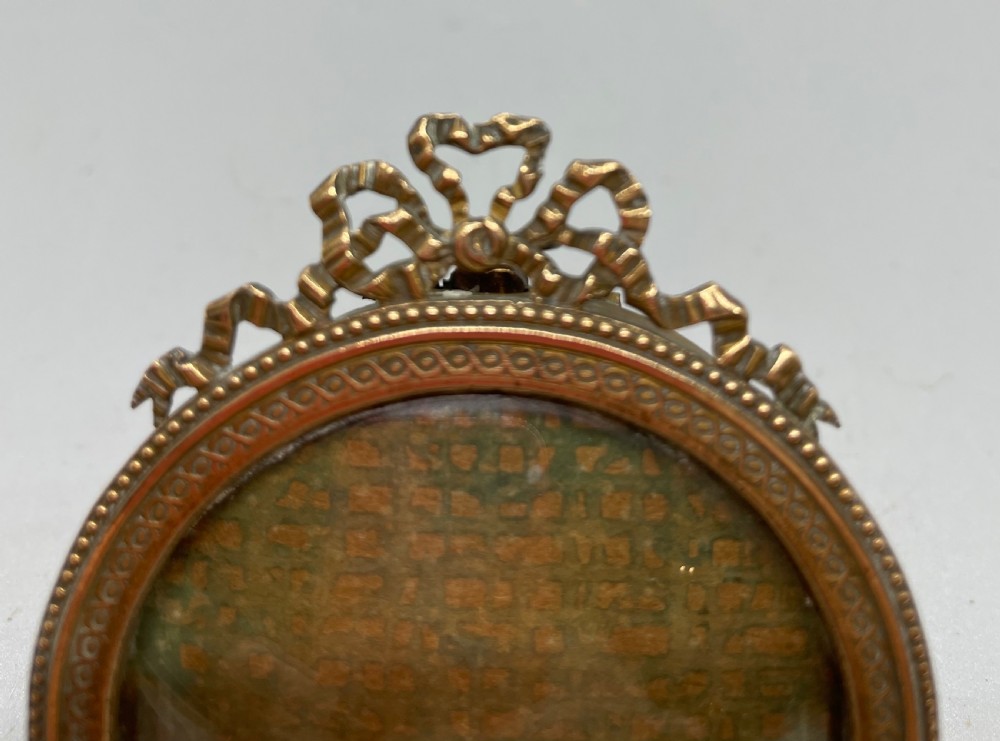 19thc French ormolu photo frame c1880 View VIII