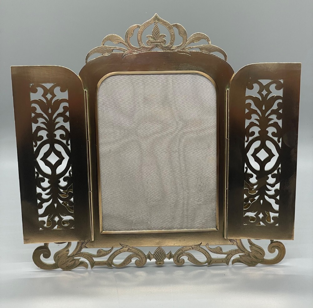 Late 19thc brass folding front photo frame c1880 View IV