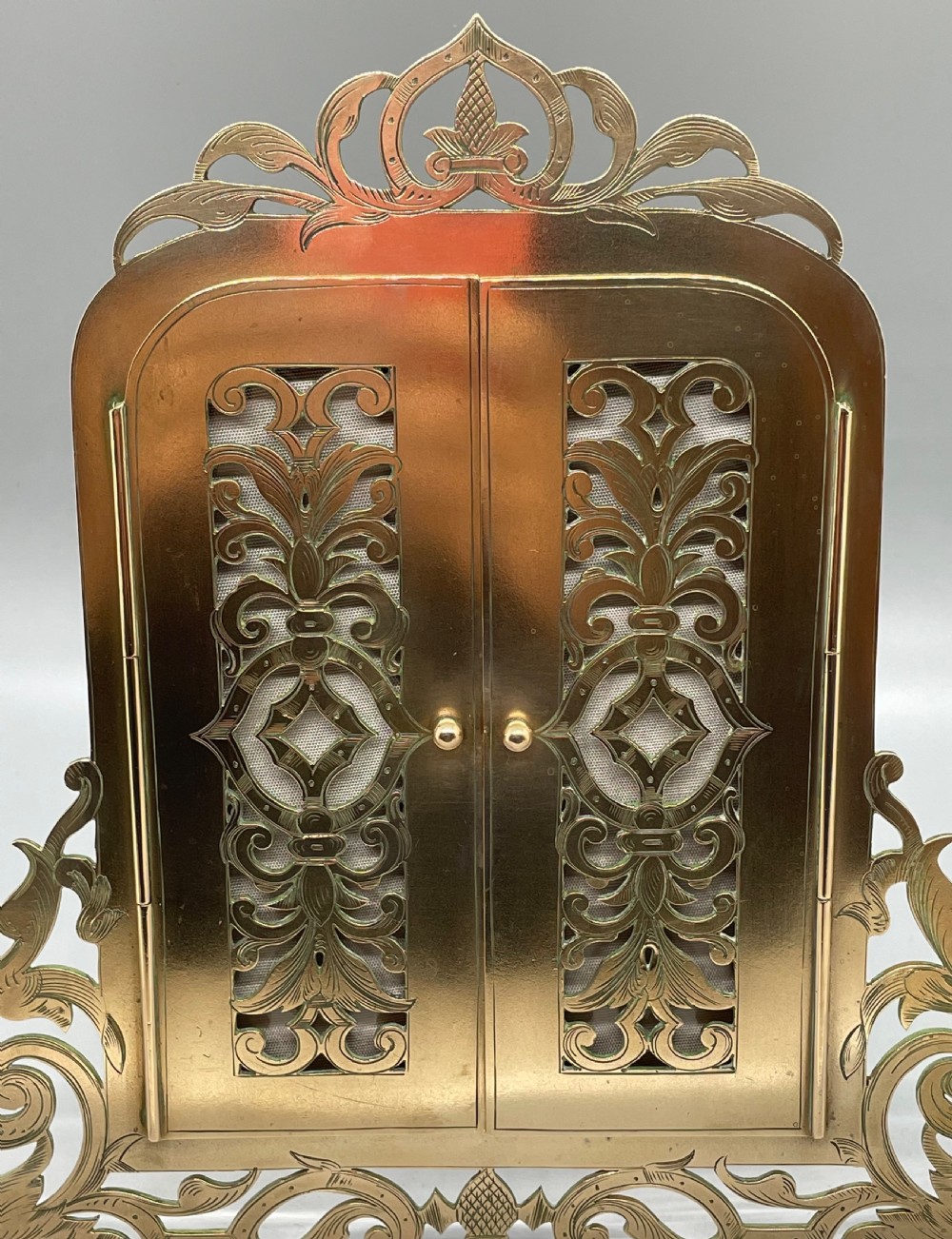 Late 19thc brass folding front photo frame c1880 View VII