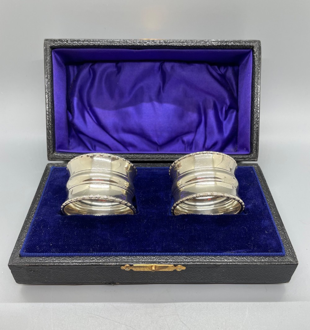 Geo V pair silver napkin rings Birmingham 1912 MARTIN HALL