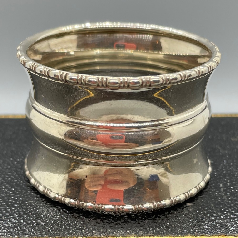 Geo V pair silver napkin rings Birmingham 1912 MARTIN HALL View V