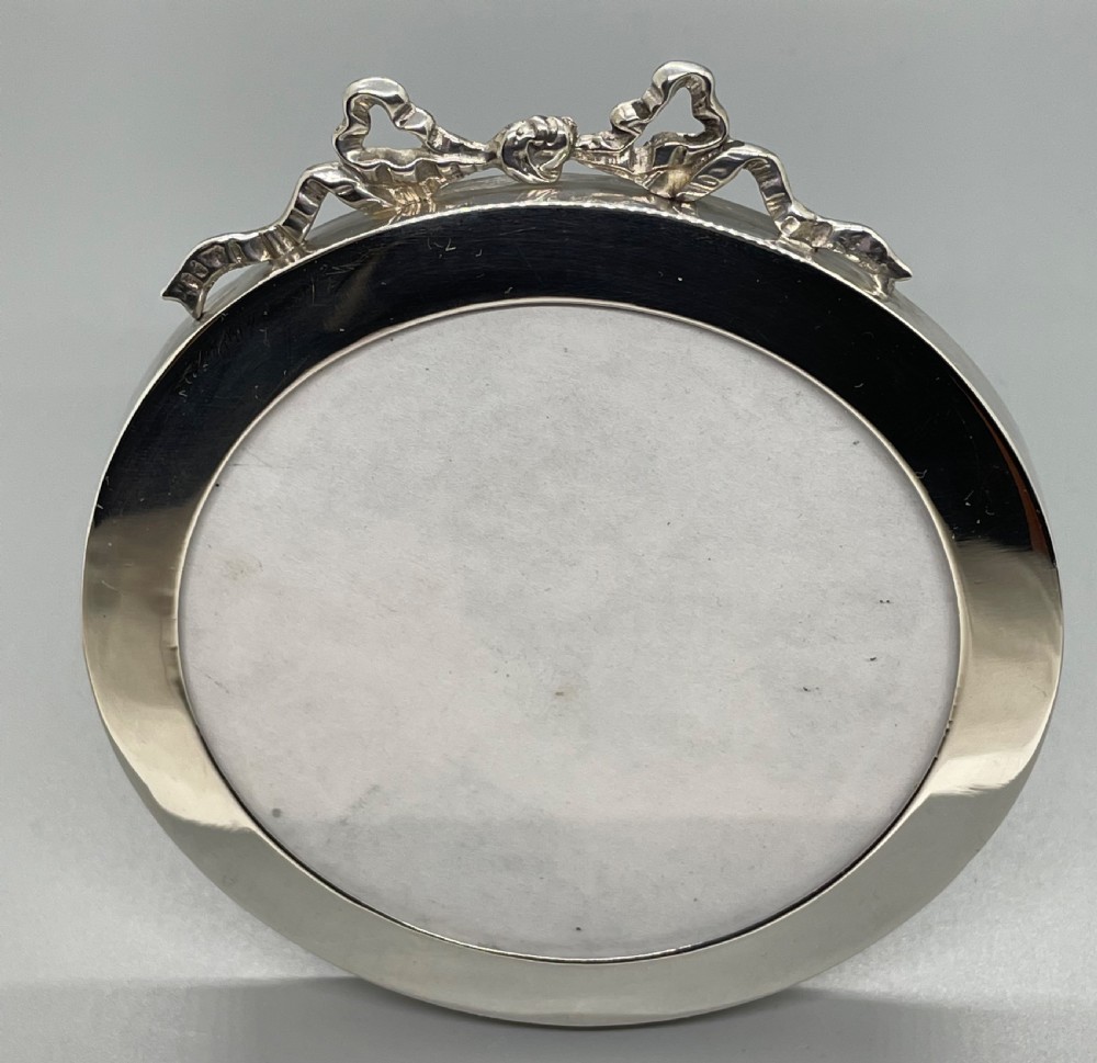 Edwardian silver ribbon top photo frame London 1909 View X