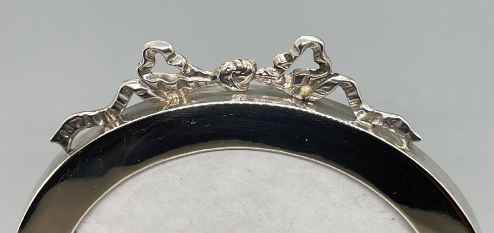 Edwardian silver ribbon top photo frame London 1909 View XI