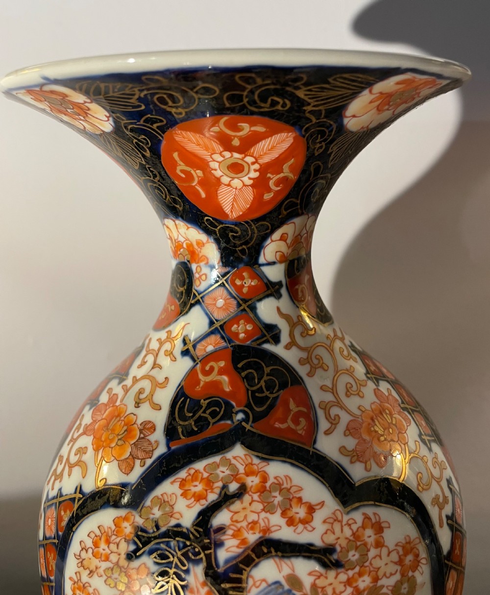 Quality late19thc Imari bulbous vase c1880 View X