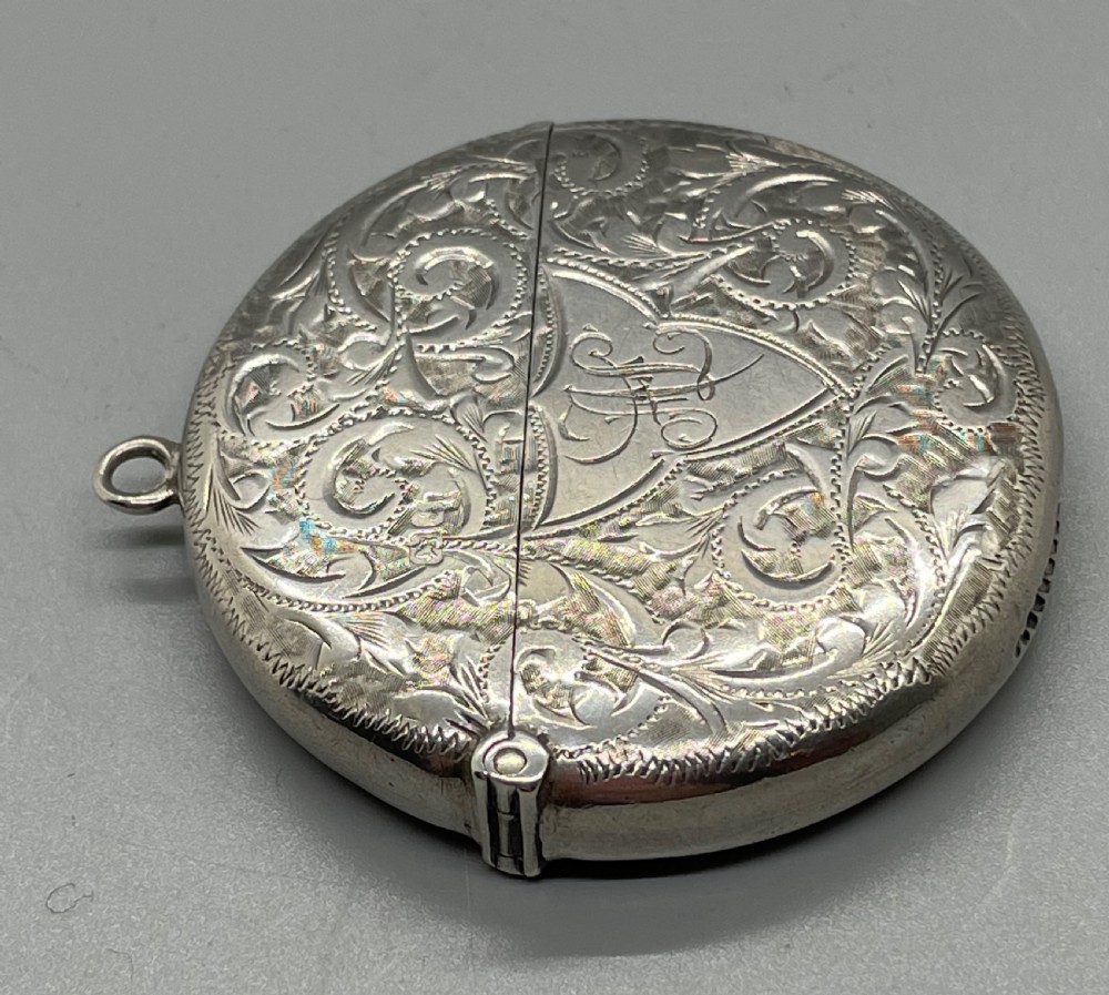 Edwardian round silver vesta case Chester 1909 View VI