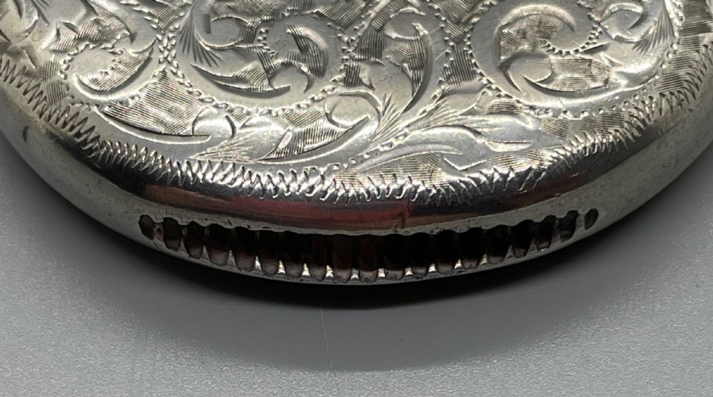 Edwardian round silver vesta case Chester 1909 View VII