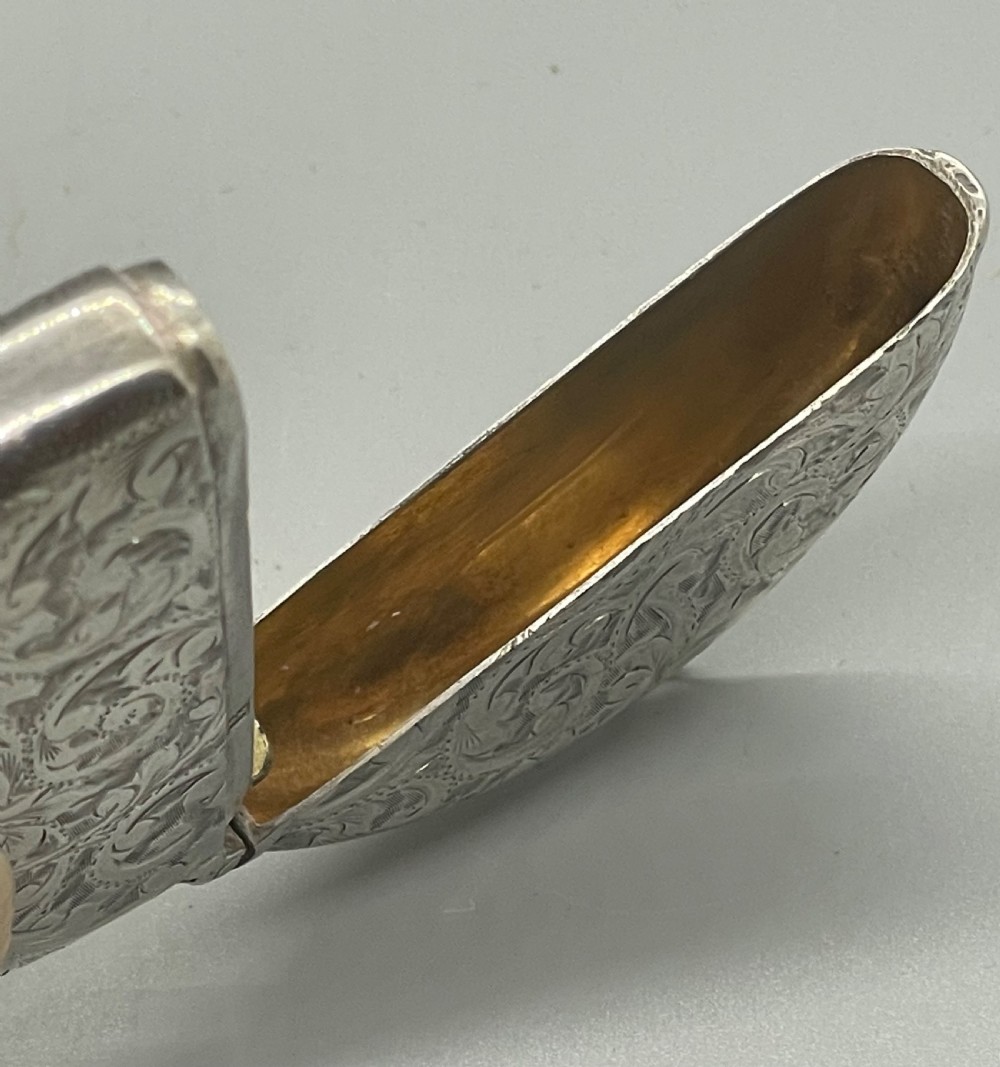 Edwardian round silver vesta case Chester 1909 View VIII