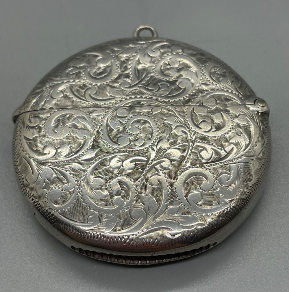 Edwardian round silver vesta case Chester 1909 View IX