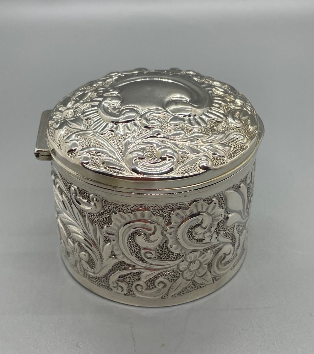 George V silver box Birmingham 1916 View V
